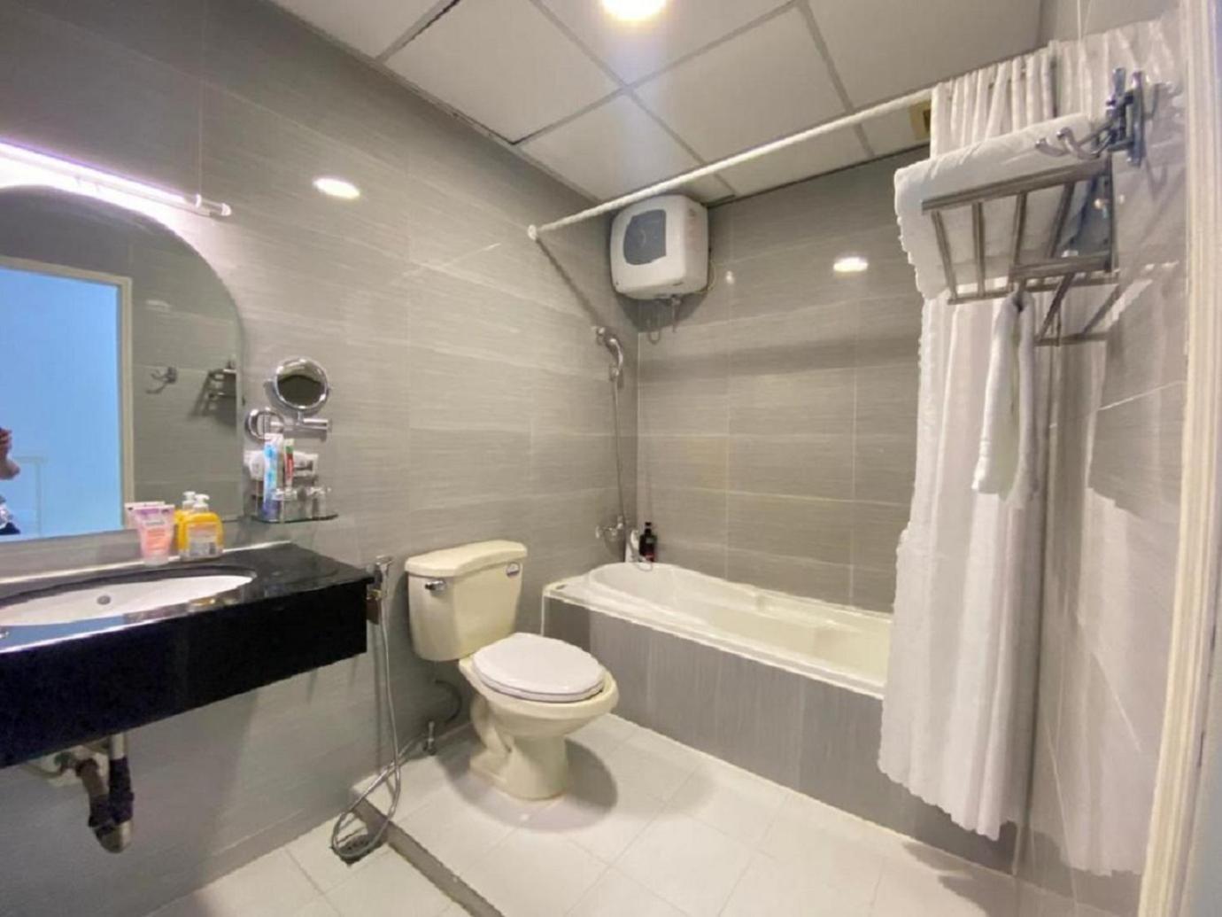 A25 Hotel - 35 Mac Thi Buoi Хошимин Экстерьер фото